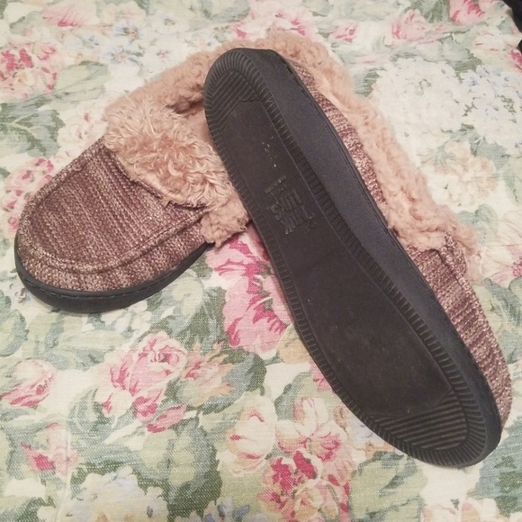 Slippers - Picture 2 of 3